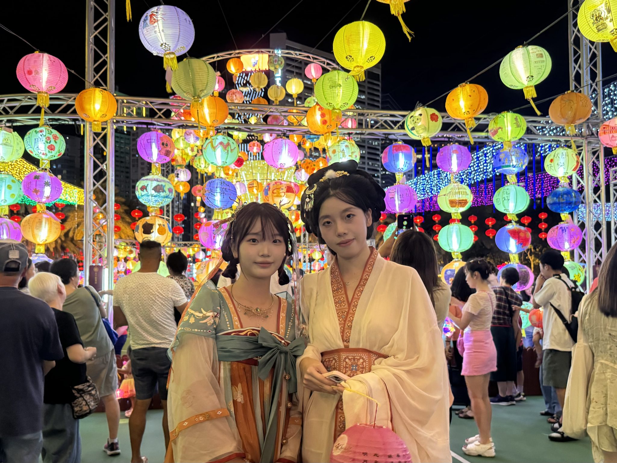 Tourist arrivals surge during MidAutumn Festival The Young Reporter